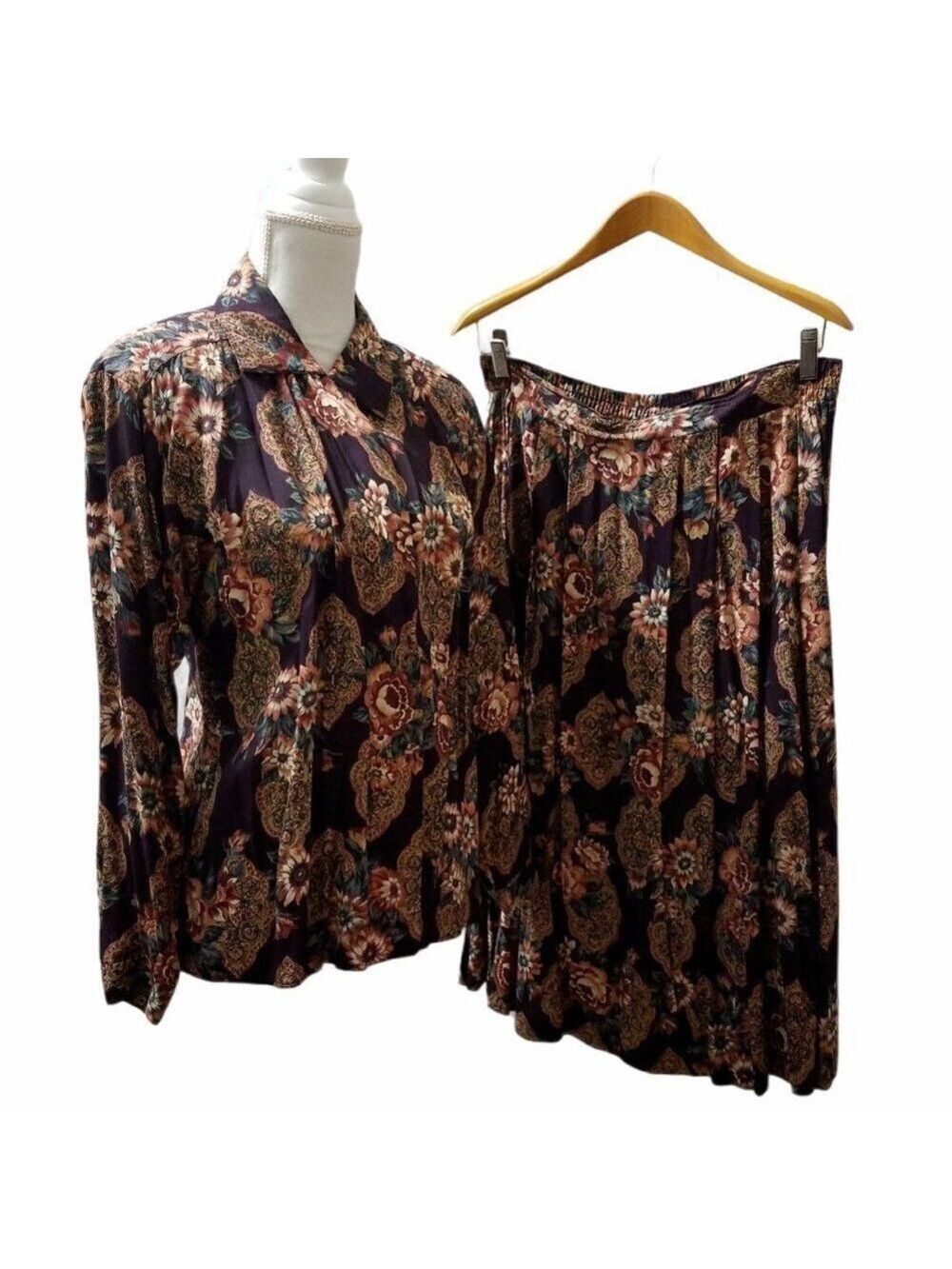 VINTAGE Norton McNaughton Pleated Skirt And Blouse With Floral Design 8P Petite